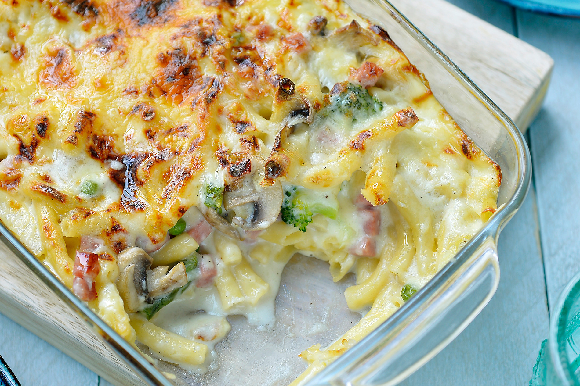 Macaroni met ham, kaas en veel groentjes